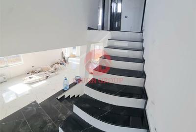 Casă cu 5 camere cu Canalizare în Lumina - 2