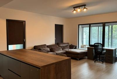 Apartament cu 3 camere decomandat, mobilat în Vitan