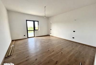 Casă cu 4 camere cu Teren 256 Mp în Chercea - 1