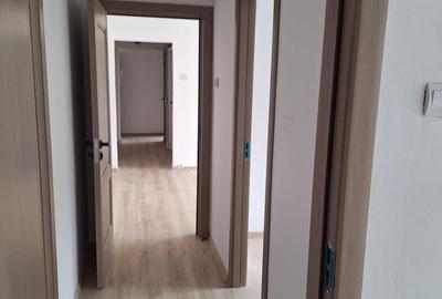 Apartament cu 4 camere semidecomandat în Circumvalațiunii - 9