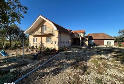 Casă cu 4 camere în Aliza