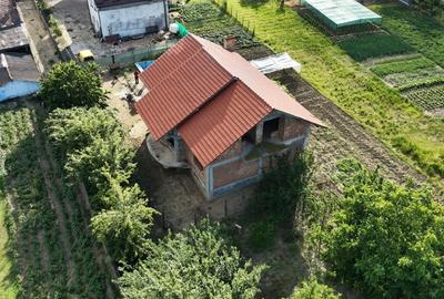 Casă cu 4 camere în Central - 1