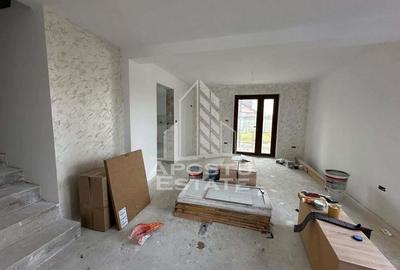 Casă cu 4 camere cu Teren 300 Mp în Central - 9