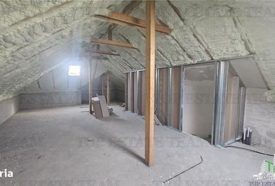 Casă cu 4 camere cu Teren 230 Mp în Prelungirea Ghencea