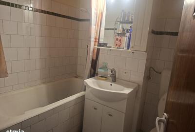 Apartament cu 3 camere decomandat în Vest