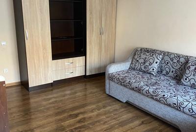 Garsonieră decomandată în Rogerius