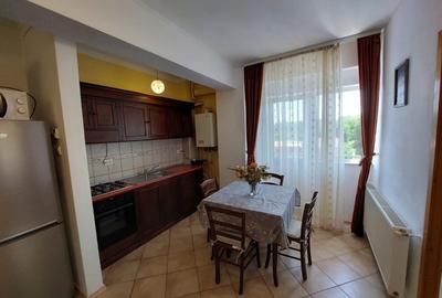 Apartament cu 3 camere decomandat, mobilat în Prundu - 1