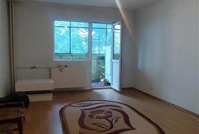 Apartament cu 2 camere decomandat în Vest