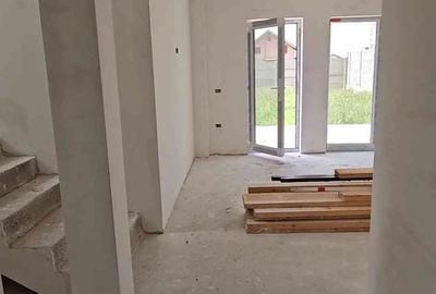Casă cu 5 camere cu Teren 635 Mp în Giarmata - 4