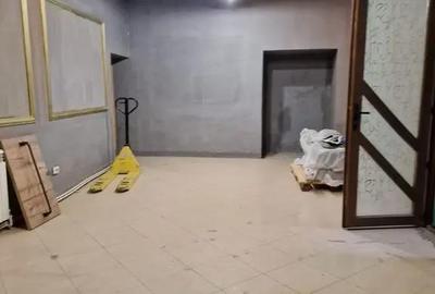 Spațiu comercial, de 1,000 mp, în Central - 3