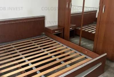 Apartament cu 3 camere decomandat în Astra