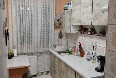 Apartament cu 3 camere în Micro 1
