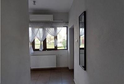 Casă individuală cu 7 camere cu Canalizare în Central - 7