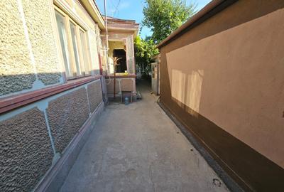 Casă cu 4 camere în Plantelor