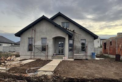 Casă cu 4 camere în Central - 1