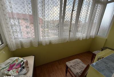 Apartament cu 2 camere semidecomandat în Micro 4