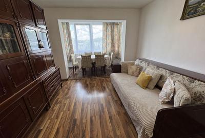 Apartament cu 3 camere decomandat în Diamant