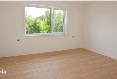Casă cu 3 camere cu Teren 1318 Mp în Central