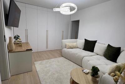 Apartament cu 2 camere semidecomandat în 1 Mai