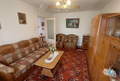Apartament cu 3 camere nedecomandat, mobilat în Cetate