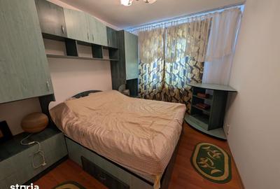 Apartament cu 3 camere semidecomandat în Central