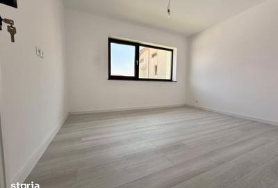 Casă cu 5 camere cu Teren 301 Mp în Cârcea
