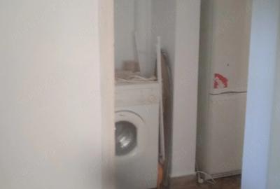 Apartament cu 2 camere decomandat în Micro 20