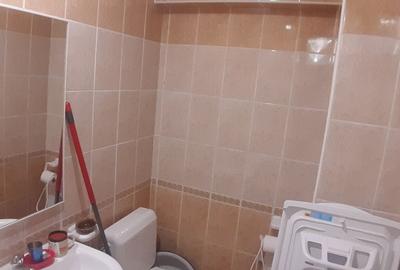 Apartament cu 3 camere decomandat în Valea Cetății