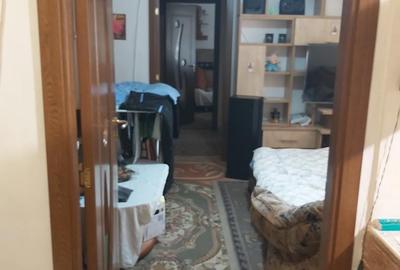 Apartament cu 2 camere semidecomandat în Tractorul - 3