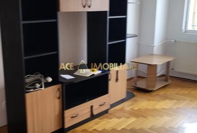 Apartament cu 3 camere semidecomandat, mobilat în Moșilor