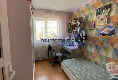 Apartament cu 3 camere semidecomandat în Craiovița Nouă - 1