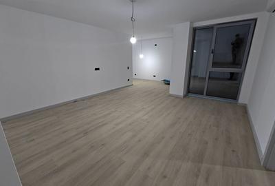 Apartament cu 3 camere decomandat, mobilat în Torontalului