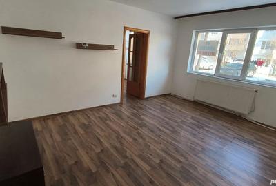 Apartament cu 2 camere semidecomandat în Fălticeni - 3