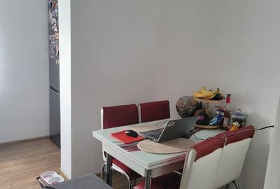Apartament cu 2 camere semidecomandat în Micro 16 - 1