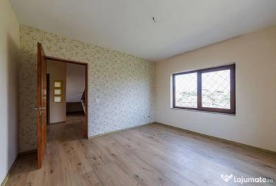 Casă cu 4 camere cu Teren 705 Mp în Central