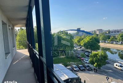 Apartament cu 4 camere în Văcăresti