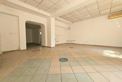 Casă individuală cu 11 camere cu Canalizare în Central - 3