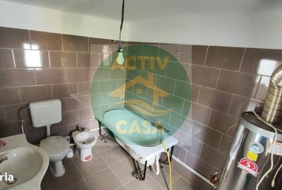 Casă cu 3 camere în Hălăucești