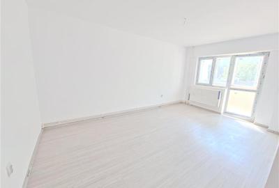 Apartament cu 3 camere decomandat în 9 Mai