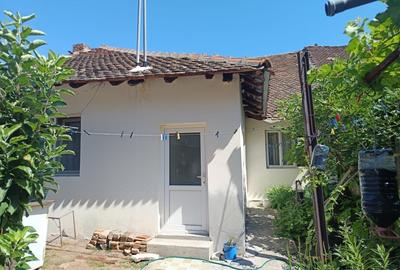 Casă cu 3 camere cu Canalizare în Ultracentral - 1
