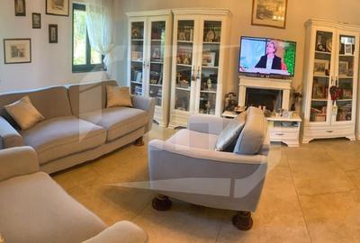 Casă cu 4 camere cu Teren 1257 Mp în Central