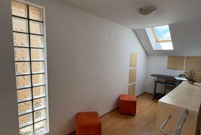 Casă cu 4 camere cu Teren 200 Mp în Central
