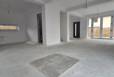 Casă cu 4 camere cu Teren 240 Mp în Otopeni