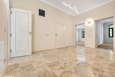 Apartament cu 4 camere în Eminescu