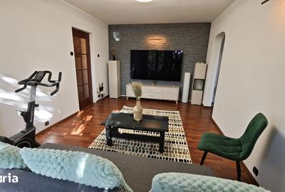Apartament cu 3 camere semidecomandat în Titan