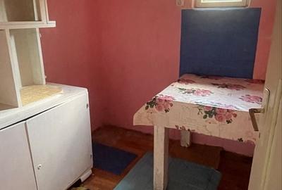 Casă cu 3 camere cu Teren 1000 Mp în Central - 2
