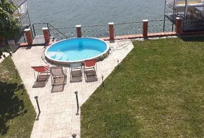 Casă cu 10 camere cu Teren 1100 Mp în Dubova