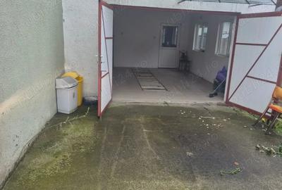Casă cu 3 camere în Central