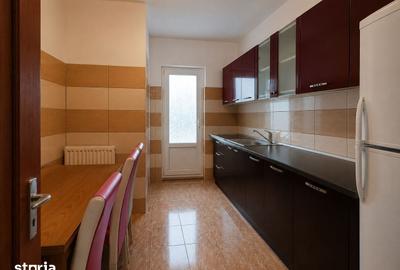 Apartament cu 3 camere decomandat în Traian - 9