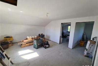 Casă cu Teren 600 Mp în Letea - 2
